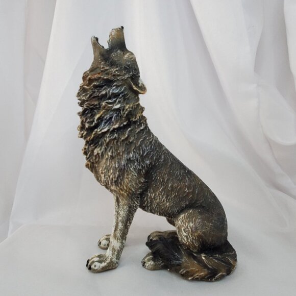 Howling Wolf Figurine Statue 7.5" Tall Cast Resin Animal Sculpture - Picture 8 of 11